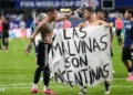 Abre FIFA expediente disciplinario por manta de Malvinas