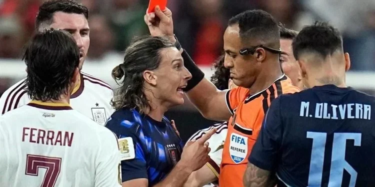 Molesta a medios ingleses designación del ‘árbitro de Messi’