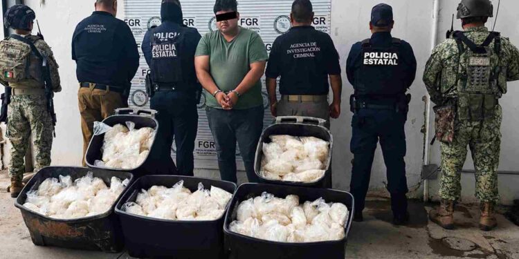 Decomisan 200 kilos de metanfetamina en carretera de Sonora