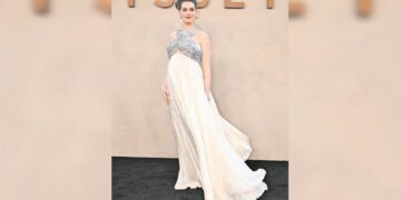 Anne Hathaway viste a la moda