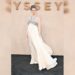 Anne Hathaway viste a la moda
