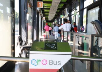 Planean integrar pago con tarjeta Qrobús para el tren México-Querétaro