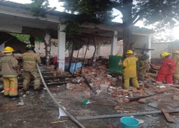 Rayo provoca explosión en iglesia de Acámbaro, Guanajuato; reportan cinco lesionados