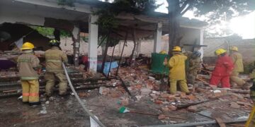 Rayo provoca explosión en iglesia de Acámbaro, Guanajuato; reportan cinco lesionados