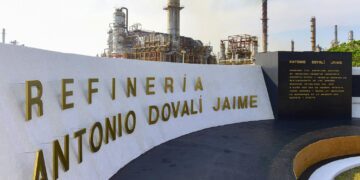 Flamazo en refinería Salina Cruz, Oaxaca, lesiona a tres trabajadores