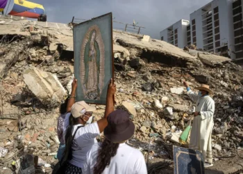 Suman más de 5 mil 300 muertos por doble terremoto en Venezuela