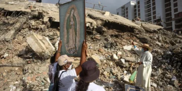 Suman más de 5 mil 300 muertos por doble terremoto en Venezuela