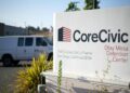 Trump compra cárceles migratorias mientras aumentan las muertes bajo custodia de ICE