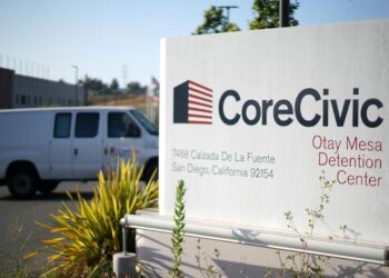 Trump compra cárceles migratorias mientras aumentan las muertes bajo custodia de ICE