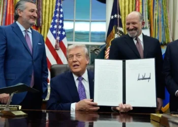 Recibió Trump el año pasado mil 200 millones de dólares de empresas de criptomonedas