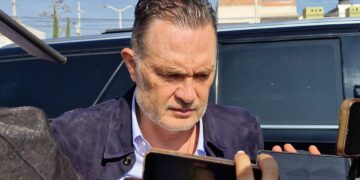 Kuri ofrece respaldo institucional a periodistas que enfrenten amenazas