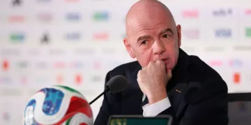 UEFA, AFC y CONCACAF acusan a la FIFA de “engaño” y reclaman transparencia