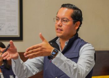 Corregidora y Conagua preparan retiro de lirio en la presa de El Batán