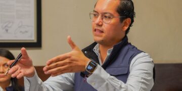 Corregidora y Conagua preparan retiro de lirio en la presa de El Batán
