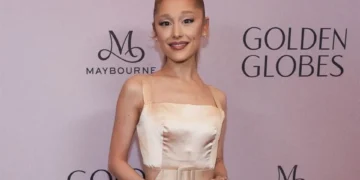 Vuelve Ariana Grande a confrontar a Trump por usar su música