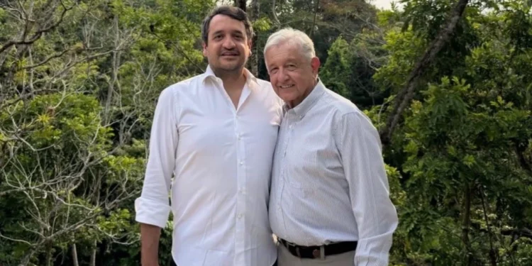 Quita EU visa a ‘Andy’; es ‘hitleriano’, reclama