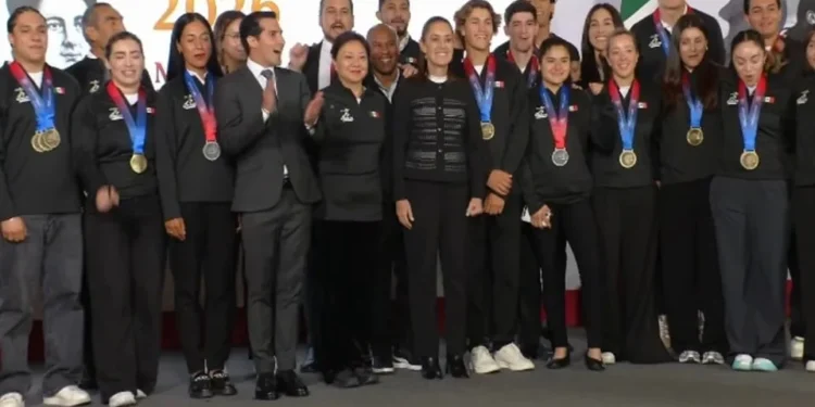 Premiarán a atletas por cada medalla y subirán becas 10%