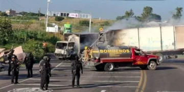Atribuyen bloqueos en Michoacán a operativo para detenciones