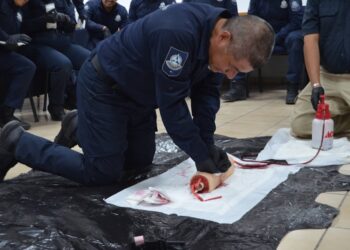 Custodios penitenciarios de Querétaro se capacitan en Medicina Táctica