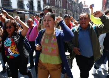 Sale ganona CNTE con plazas y 6 mil mdp para becas