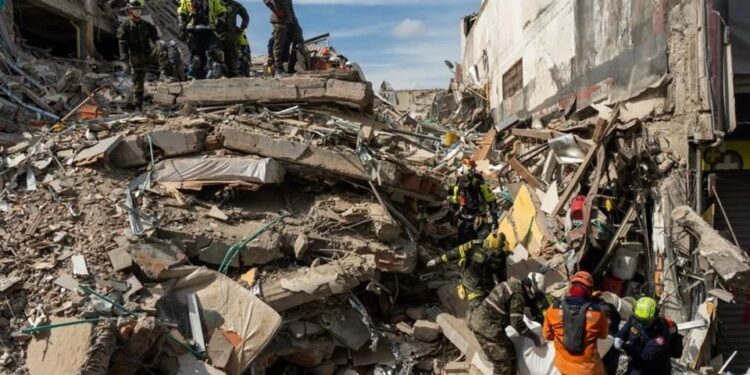 Suman 294 fallecidos por terremoto de Colombia