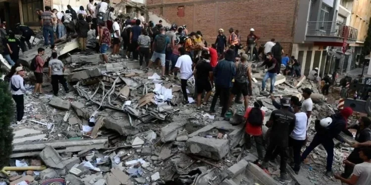 Suman 169 muertos en Colombia por terremoto