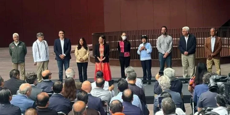 La Presidenta Claudia Sheinbaum lanzó un duro posicionamiento contra la "ambición desnuda del poder por el poder"