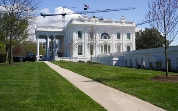 Bloquea Corte de EU construcción de salón de baile de Trump