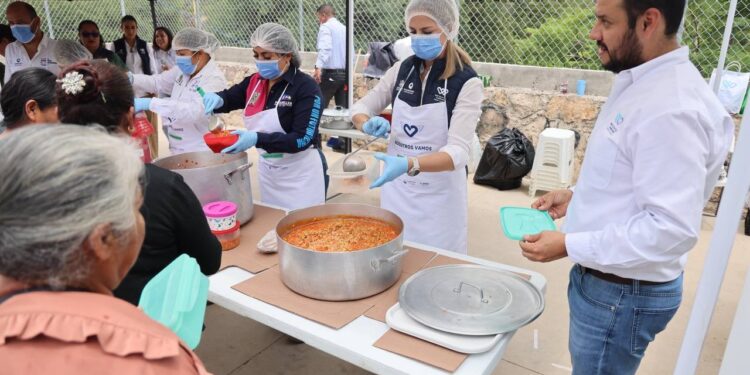 DIF Querétaro arranca programa de Comedores Móviles 2026