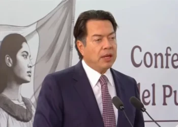 Pide 81% de maestros regular celulares en escuelas