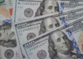 Se aproxima dólar a los $17 en el mercado internacional