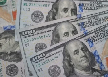 Se aproxima dólar a los $17 en el mercado internacional