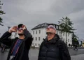 Inicia eclipse en Alaska; se prepara Europa para observarlo
