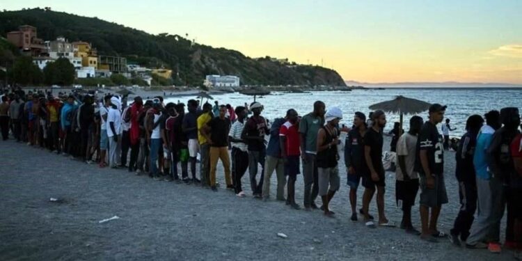 Devuelve España a Marruecos a 70 mil migrantes