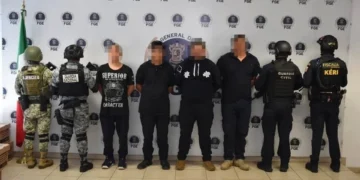 Detienen a mando y policías por desaparición en Michoacán