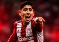 Olympiacos aprieta por Edson Álvarez