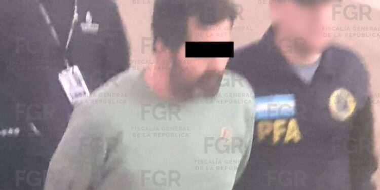 Excontralmirante Fernando Farías Laguna se queda en El Altiplano por huachicol