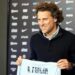 Diego Forlán toma las riendas de Uruguay
