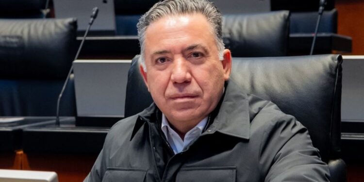 Enrique Inzunza anuncia su regreso al Senado tras meses de ausencia presencial