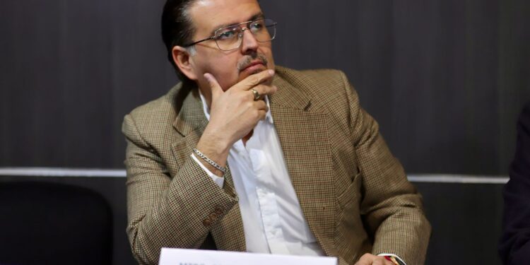 El presidente de la Canaco en Querétaro, René Loya Poletti, manifestó el respaldo del sector comercial a la propuesta del gobernador Mauricio Kuri.