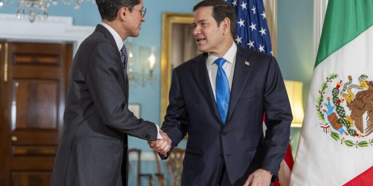 Marco Rubio recibe al canciller Roberto Velasco en Washington por acuerdo comercial