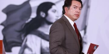 Gobierno eliminará la educación militar de 26 escuelas antes del próximo ciclo escolar