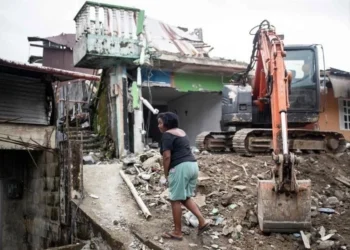 Mueren dos mexicanos por sismo en Colombia