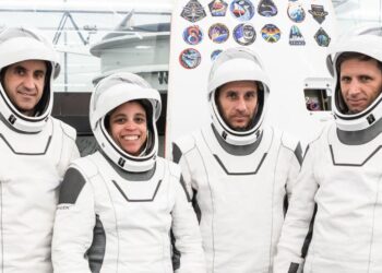 NASA lanzará una nueva tripulación a la EEI y probará nuevos trajes