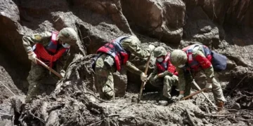 Suman más de 2 mil 500 desaparecidos en Nepal