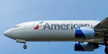 Los neumáticos de un avión de American Airlines explotan al aterrizar en Chicago