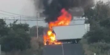 Se registran narcobloqueos en Michoacán