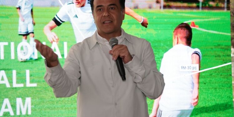Impulsamos el deporte, para construir un mejor futuro: Luis Nava