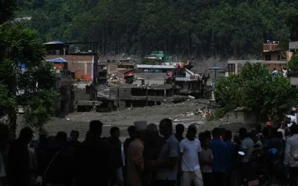 Tragedia en Nepal: Sube a 157 la cifra de muertos por inundaciones en la frontera con China