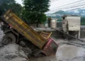 Van 353 muertos por avalancha en Nepal